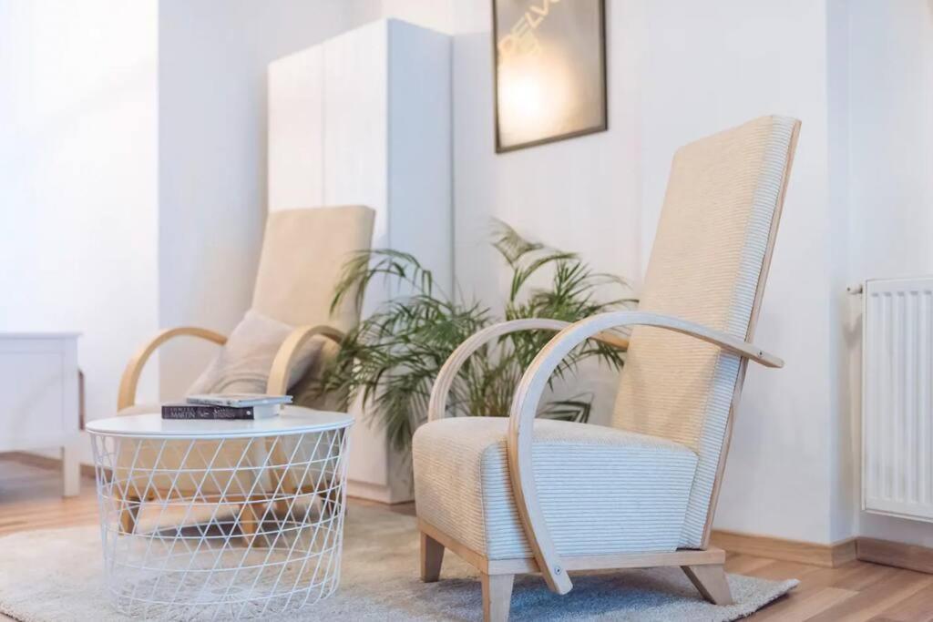 Studio Old Town Bukares Bagian luar foto